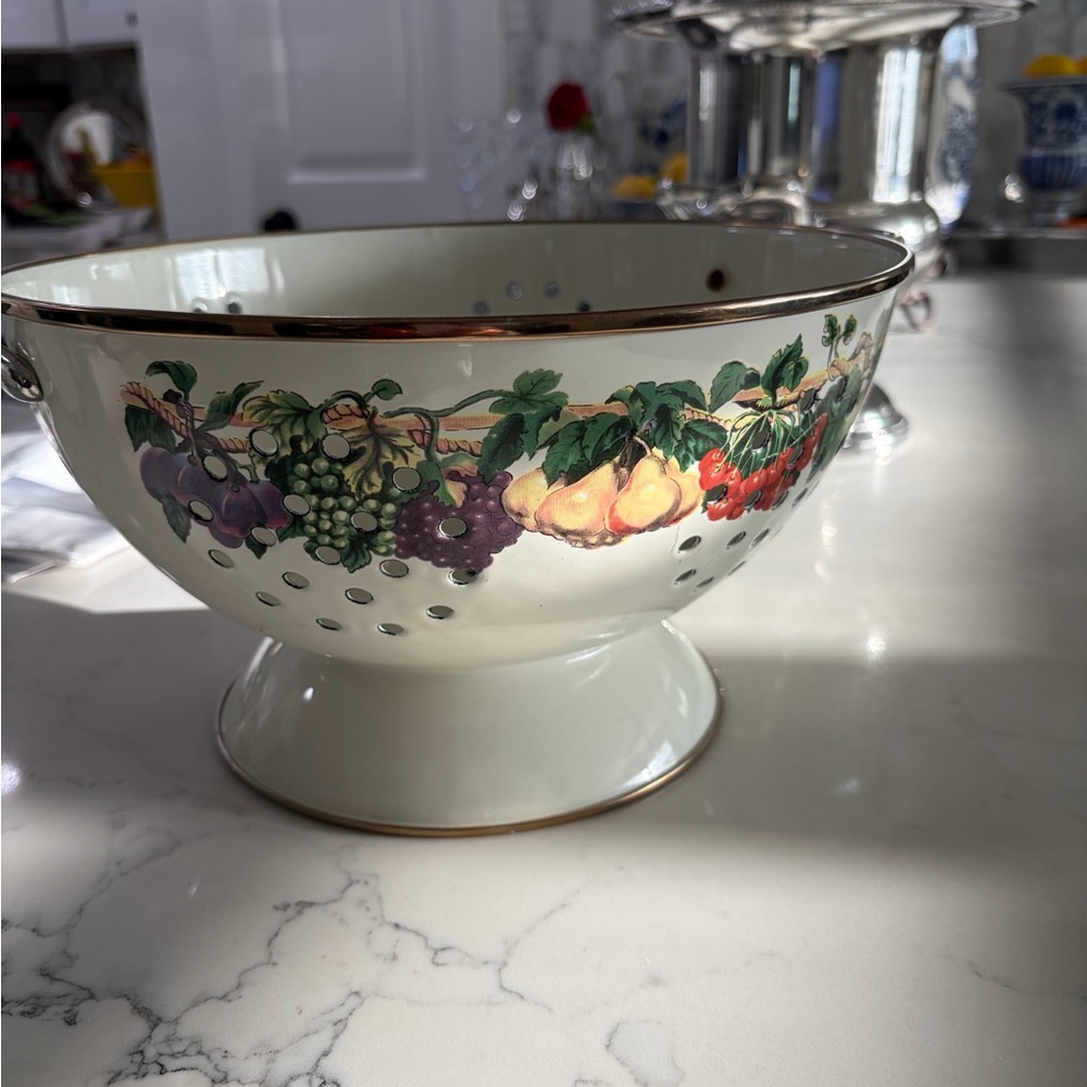 Vintage Decorative Fruit Design Colander